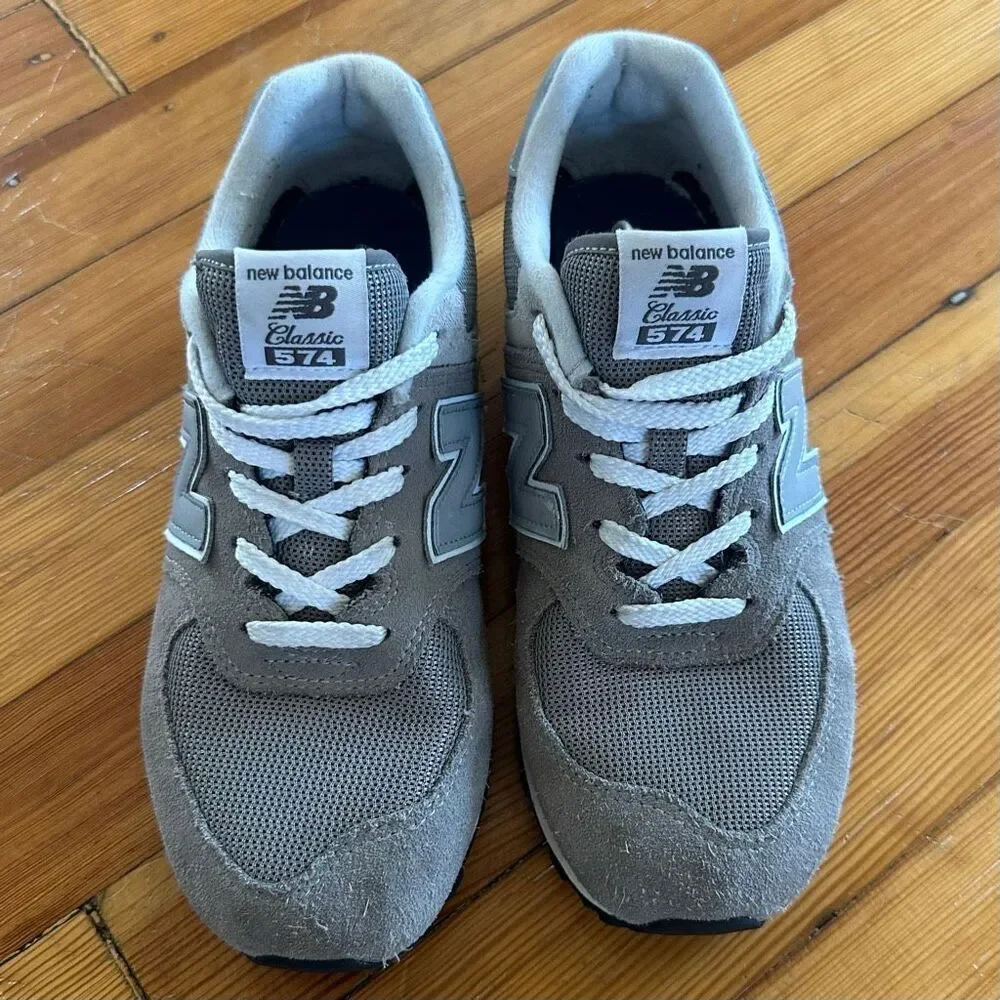 New Balance 574 Classic Sneakers in Grey Size 7 Women